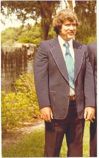 Alan Singletary.jpg (36843 bytes)
